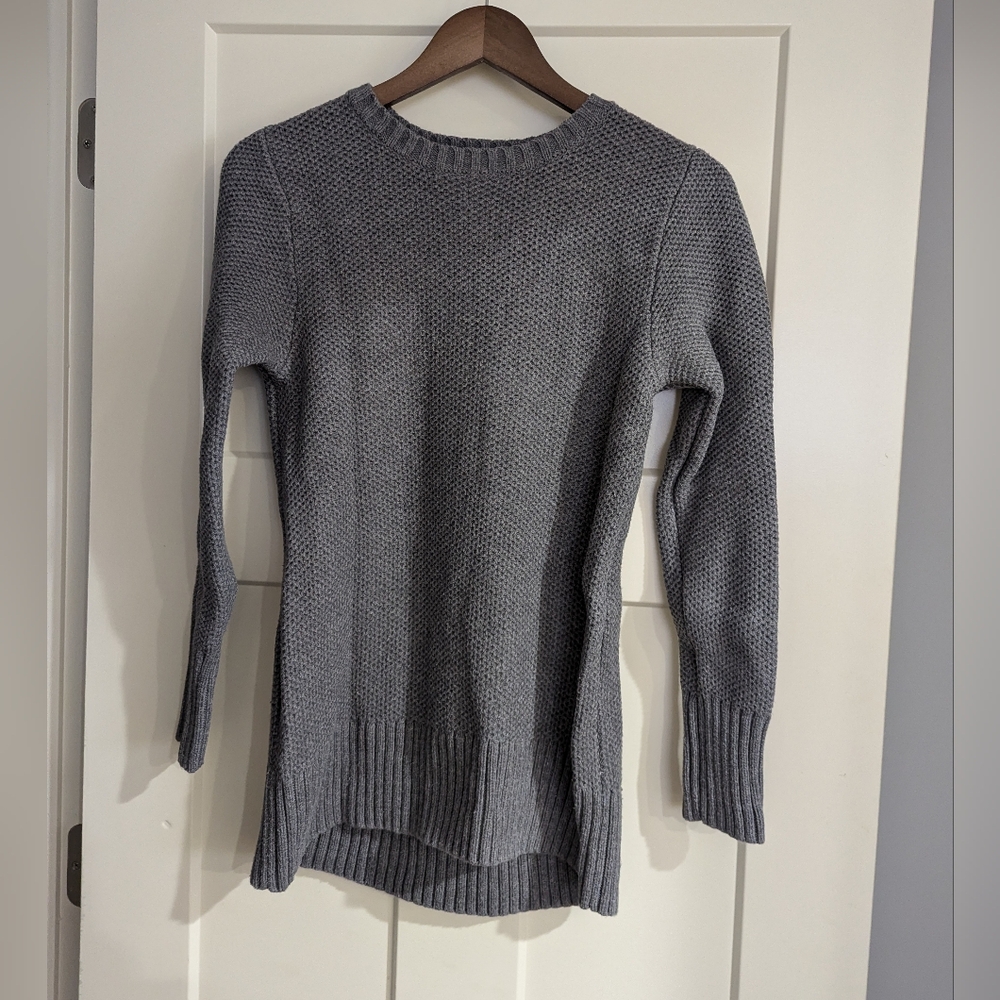 Duluth Trading Co women's size S gray knit sweater long sleeve crewneck